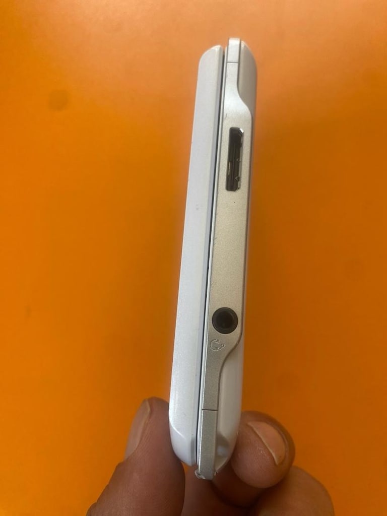 Sony PSP Go Beyaz (N1004) - 16 GB Dahili Hafızalı Koleksiyonluk - 6