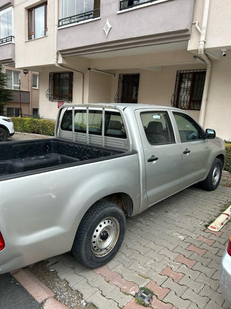 Toyota Hilux Comfort 2.5 4x2 - 5
