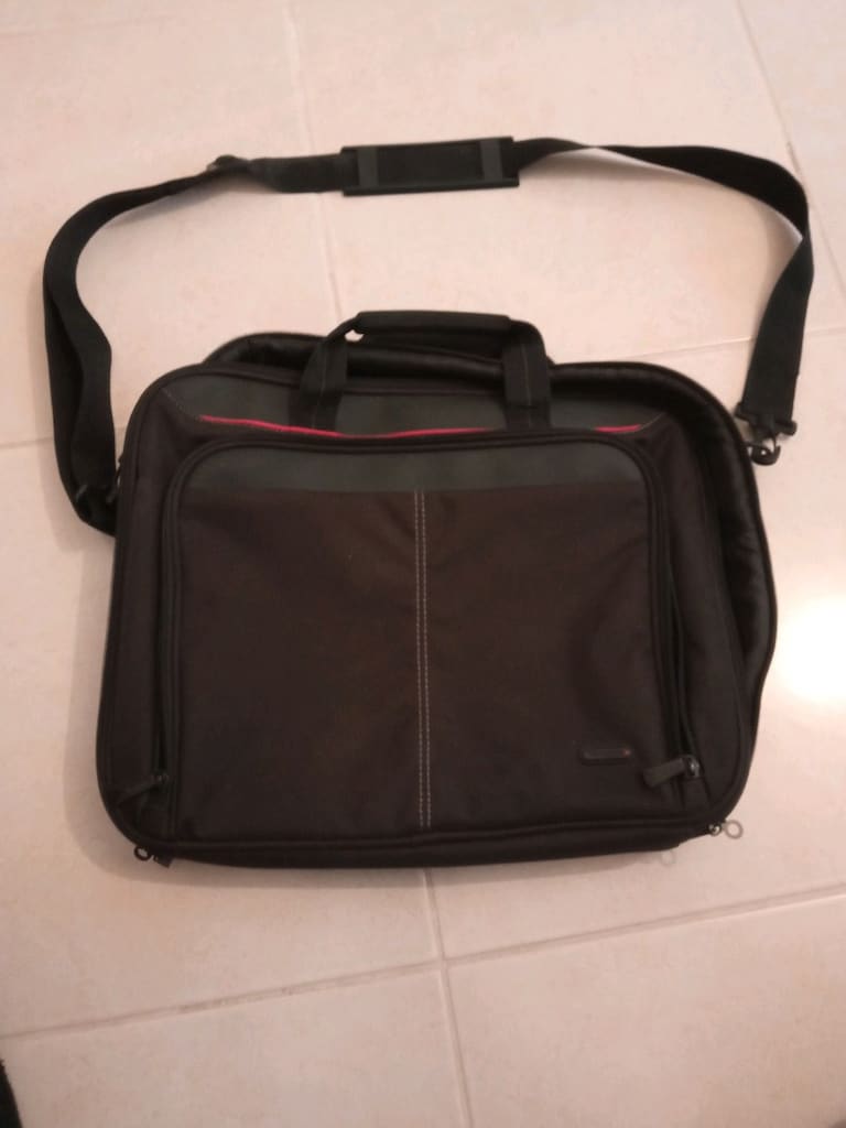 NOTEBOOK LAPTOP ÇANTASI