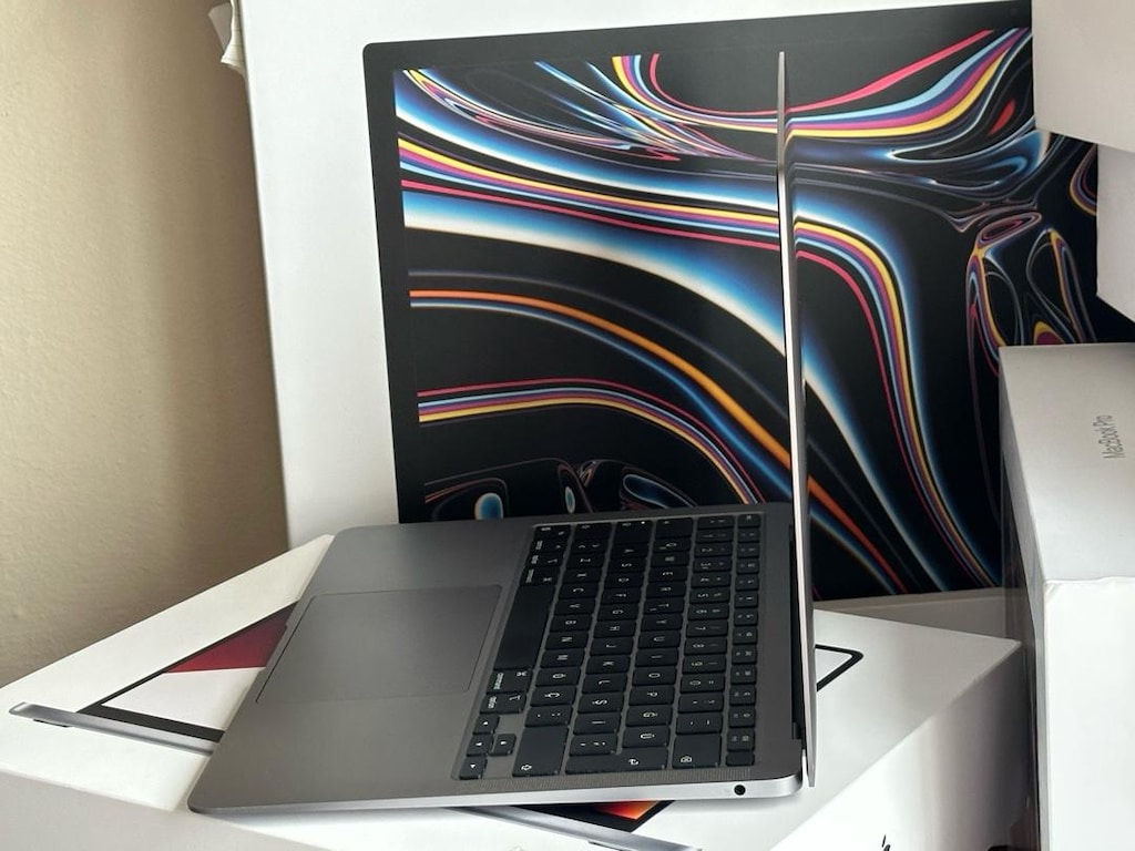 Macbook air M1 çipli özel üretim 512 gb ssd 16 gb ram pil devir 1 - 7