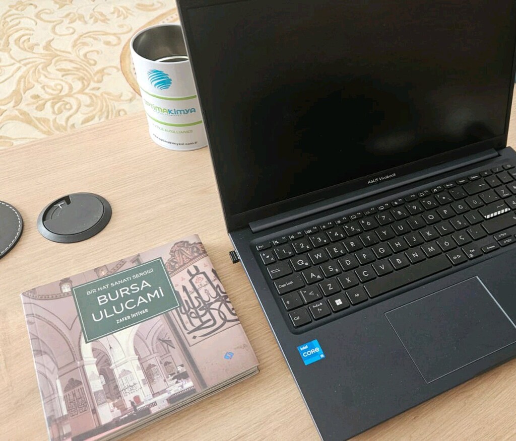 Asus Vivobook 15 Intel core i5 1235U 24 GB 1 TB SSD W11 PRO - 2