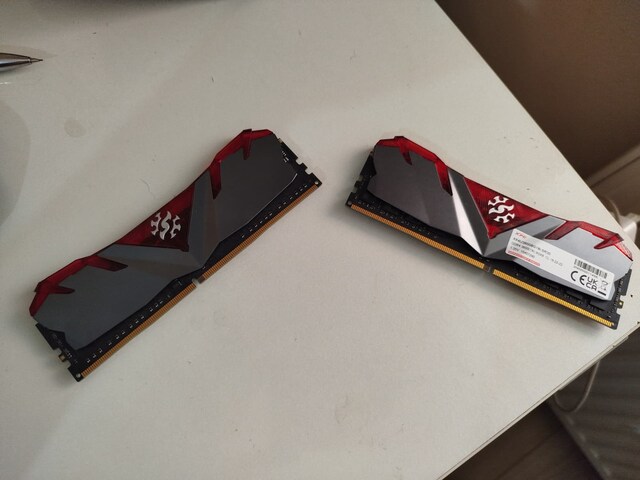 XPG 8 GB DDR4 3600MHZ CL18 2 ADET