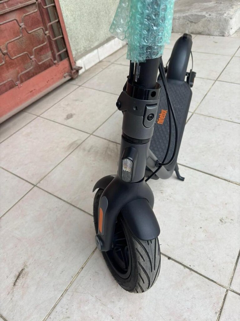 Segway Ninebot KickScooter F2 E - 2