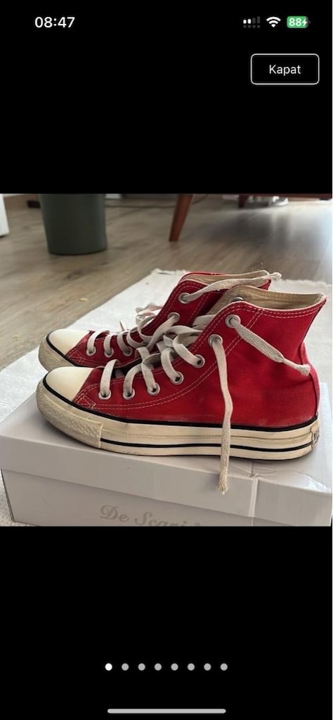 kırmızı kadın converse