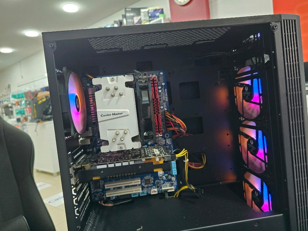 i7 2600 | 16 GB RAM | 256 GB M.2 SSD + 1 TB HDD | GTX 550 Ti 1 GB - 9