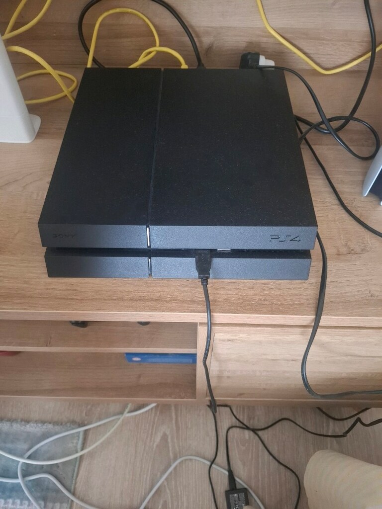 playstation 4 - 2