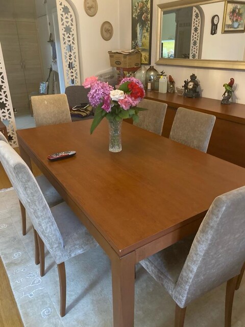 Yemek masası 8 sandalye ve büfe