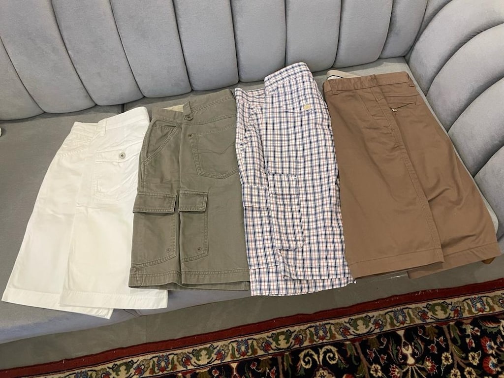ERKEK KISA PANTALON ÇOK TEMİZ YENİ O GİBİ HEPSİ TEK FİYATA SATILIK