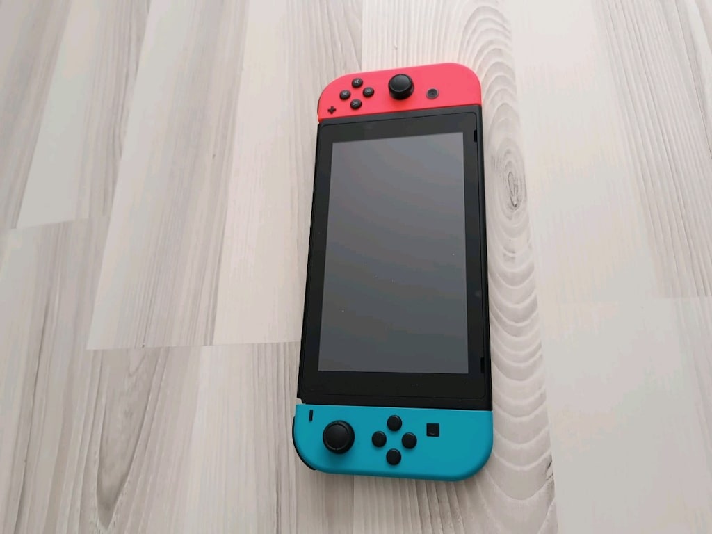 Nintendo Switch V2 (HAC-001(-01) - 4