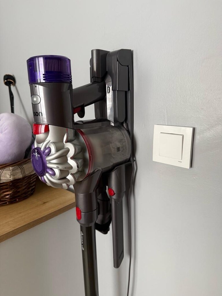 dyson v8 - 2