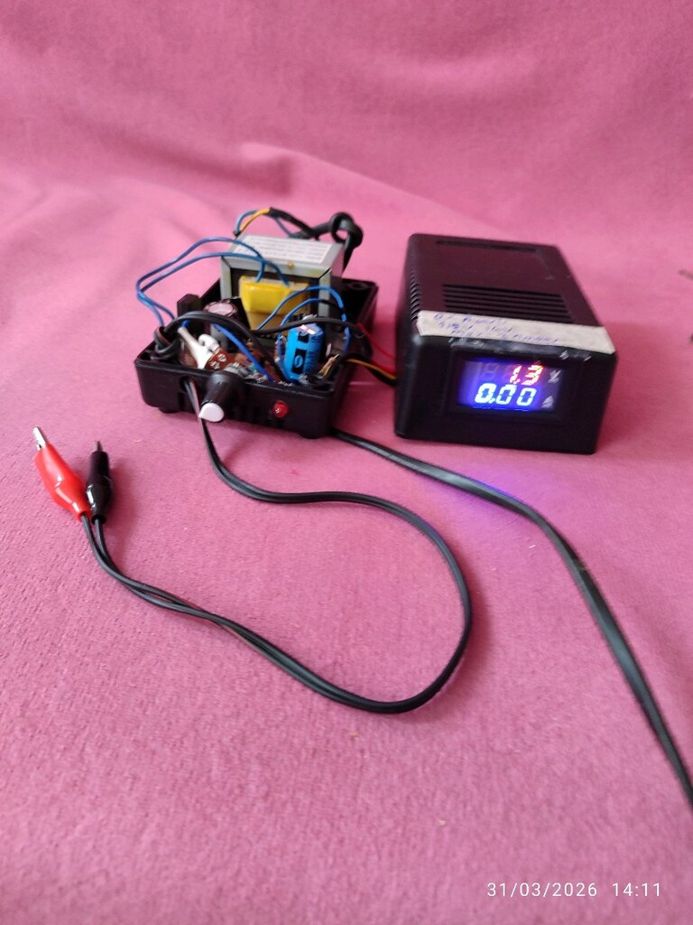 ayarlı dc1.3 14volt mak3amper göstergeli adaptör 850tl - 2