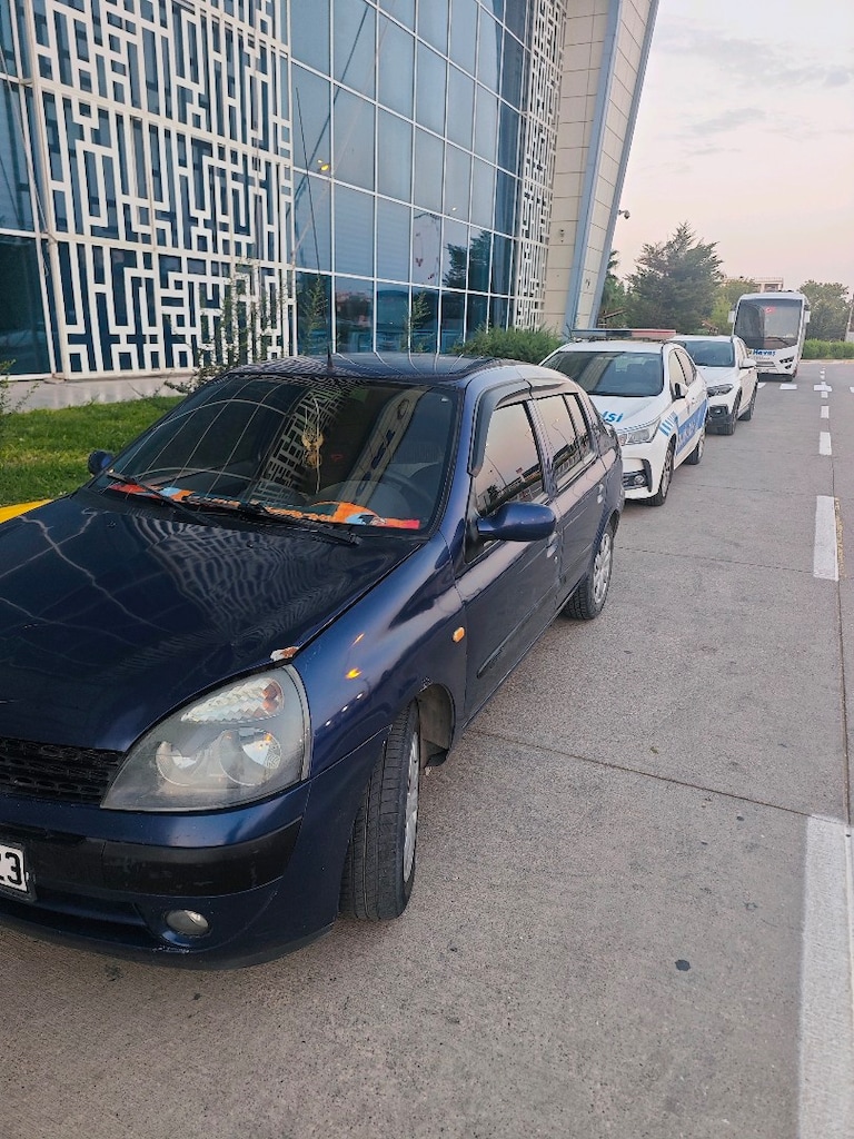 clio 2003 - 3