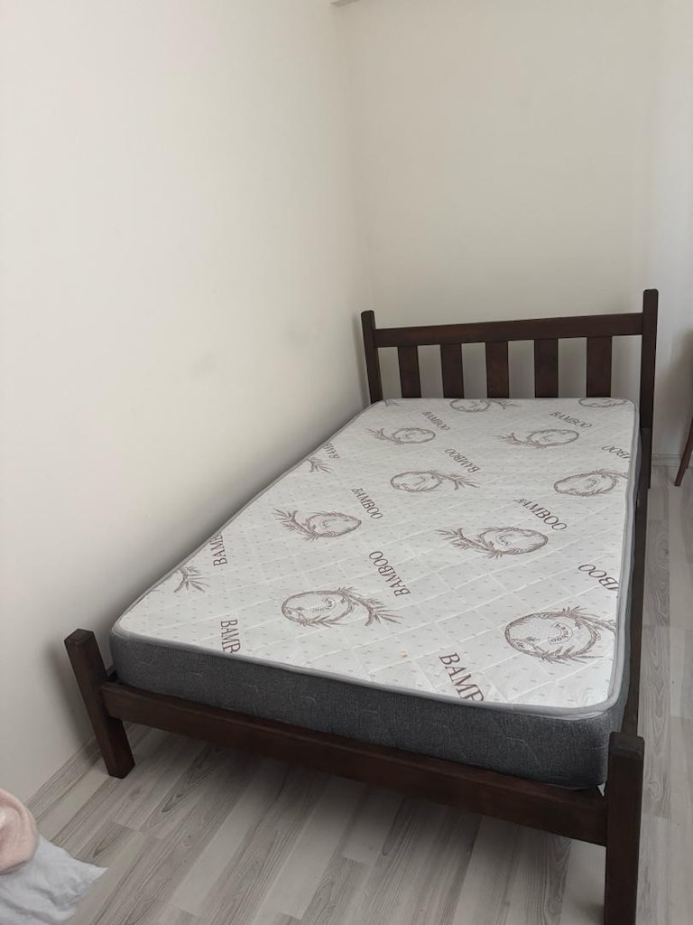 çift kişilik ahşap karyola ve yatak - 3