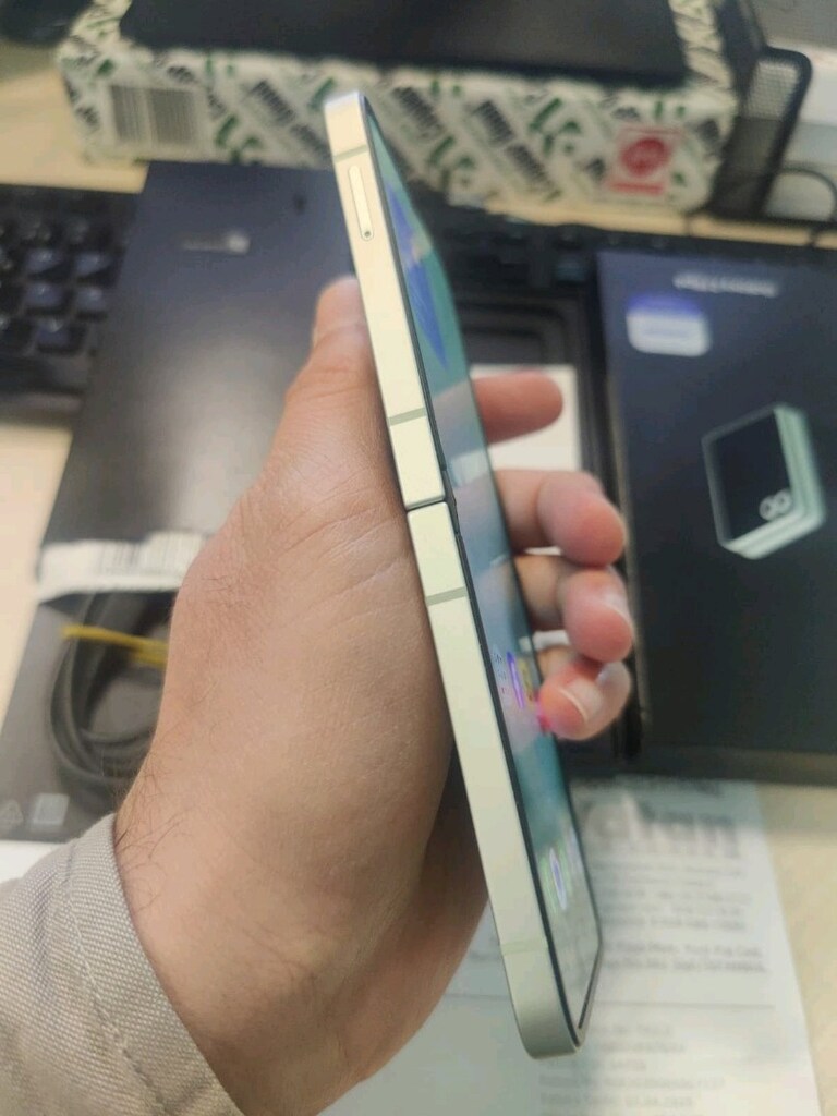 SAMSUNG GALAXY Z FLİP 6 12/512 KUTULU FATURALI GARANTİLİ HATASIZ TR - 10