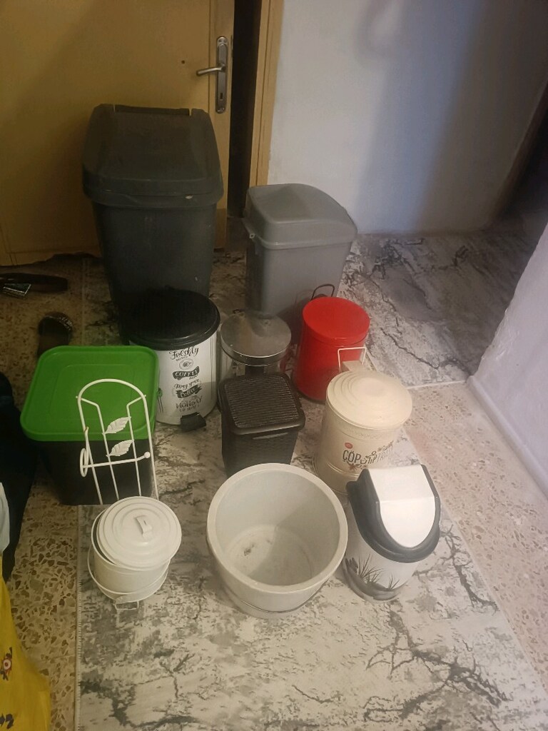 çöp kovaları toplu olarak satılık 11 parça - 2