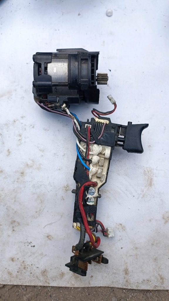 DEWALT DCD996 ŞALTER FIRÇASIZ MOTOR - 2