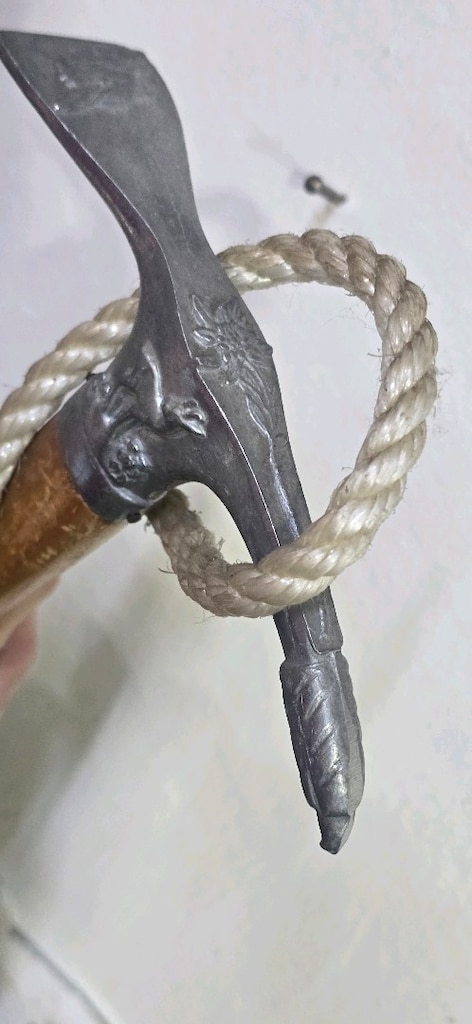 vintage dağcı baltası formunda el yapımı ( kartal /keci simge) 50 cn. - 5