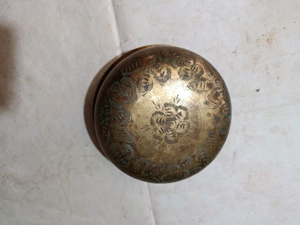 Antika pirinç çivi işlemeli hamam tası - 3