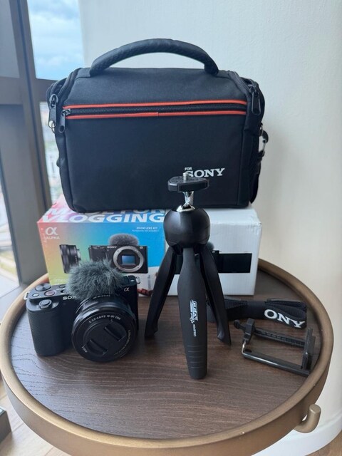 Sony ZV-E10 – Vlog ve Fotoğraf Kamerası - Sıfır Gibi, Full Kutu