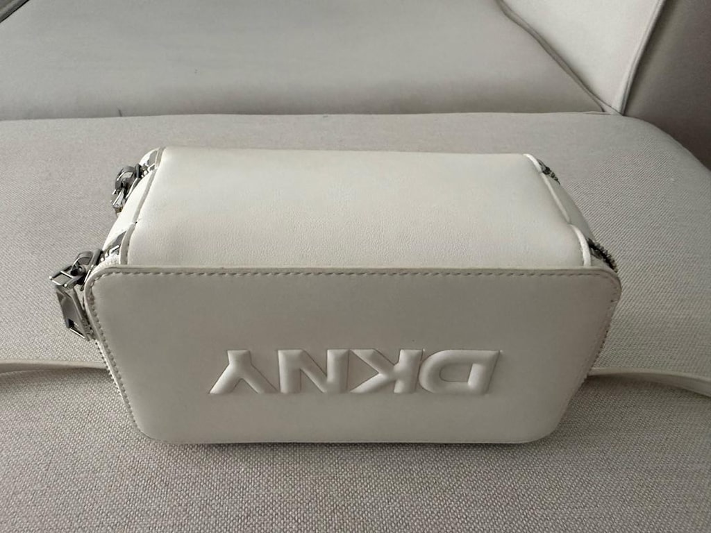 DKNY Kadın Mini Omuz Çantası Beyaz - 5