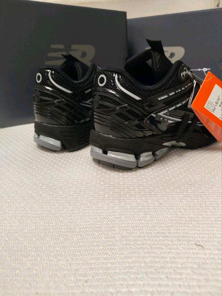 NEW BALANCE 1906A – GLOSSY BLACK - 8