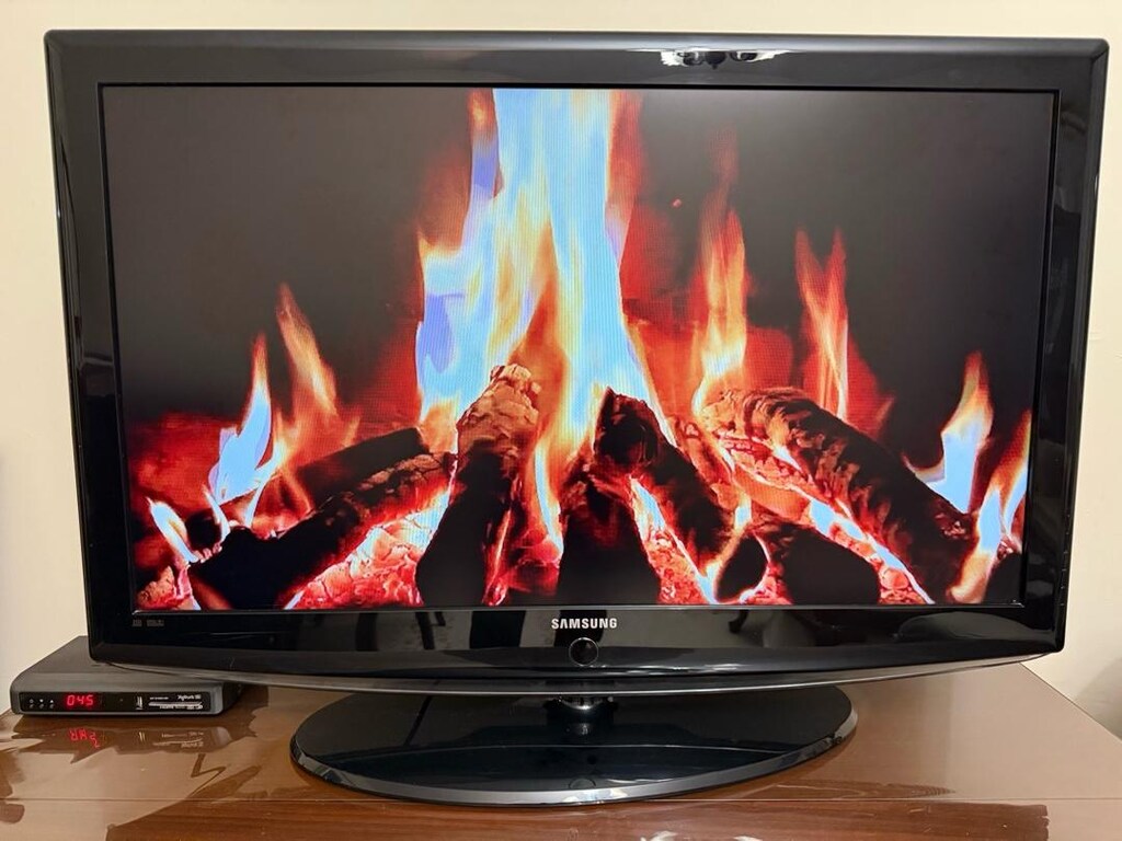 SAMSUNG 106 EKRAN TV - 2