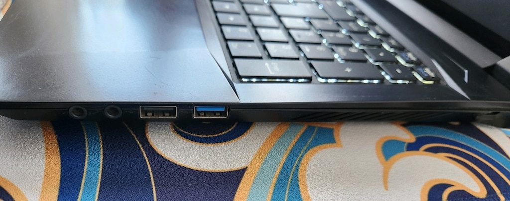 İ7 CPU GTX 1050 VGA 8GB DDR4 256GB SSD - 3