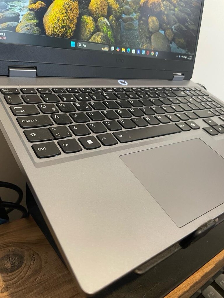 Lenovo LOQ 15IAX9 İ5-12450hx 24 Gb 512 Gb Ssd Nvidia Geforce Rtx 4050 - 3