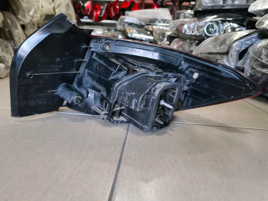 RENAULT TALIANT SOL STOP 21-24 MODEL LEDSIZ ORJINAL ELBA MARKA - 5