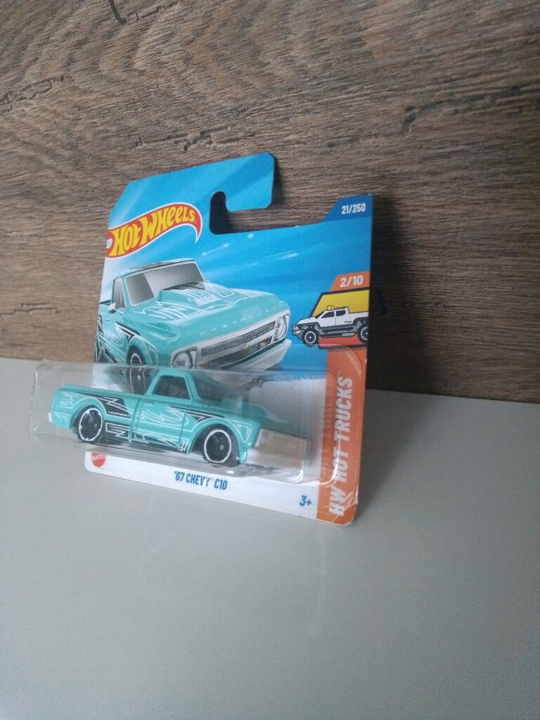 1/64 ölçek 1967 Chevrolet C10 Hotwheels Hot Trucks model kamyonet - 2