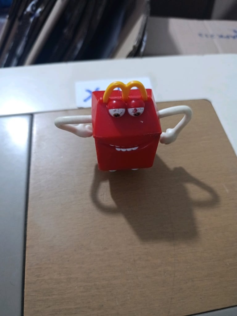 McDonald's'ın 2012 yılına ait orijinal, lisanslı ve nostaljik Happy Me - 2