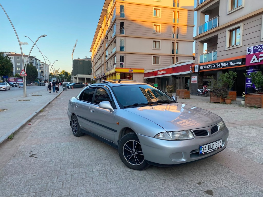 Mitsubishi Carisma 1.6 GLX - LPG'li - 265bin km - 5