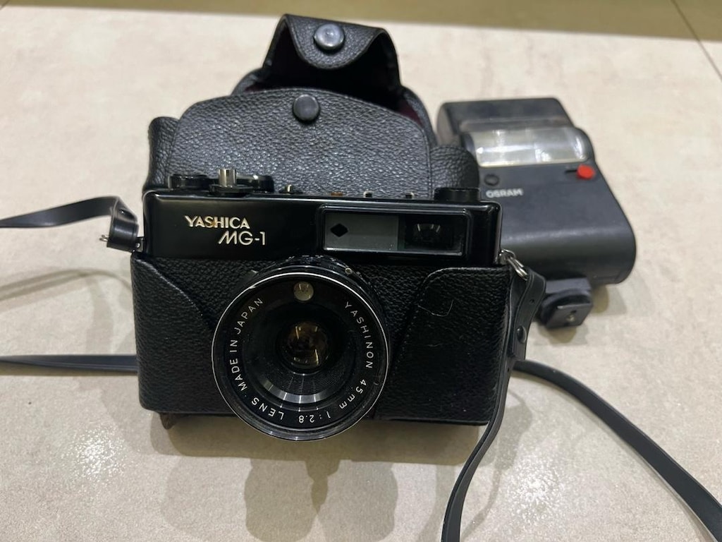 Yashica MG1 - 2