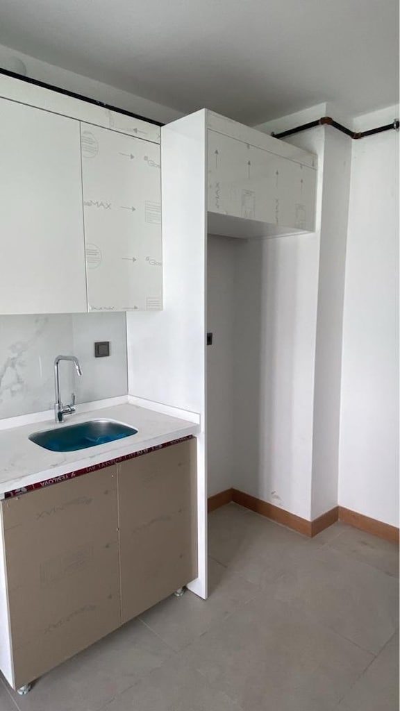 TOKİ KONUT DAİRESİNDEN SIFIR MUTFAK DOLABI VE TEZGAHI - 2