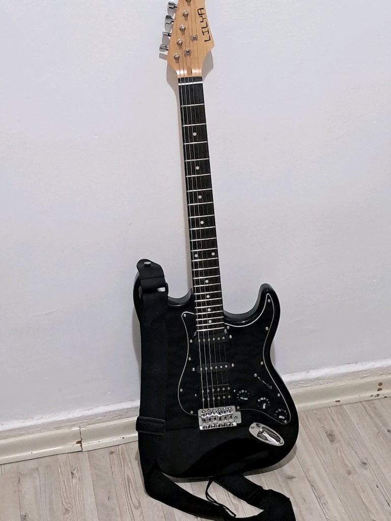 Lilya elektro gitar - 2