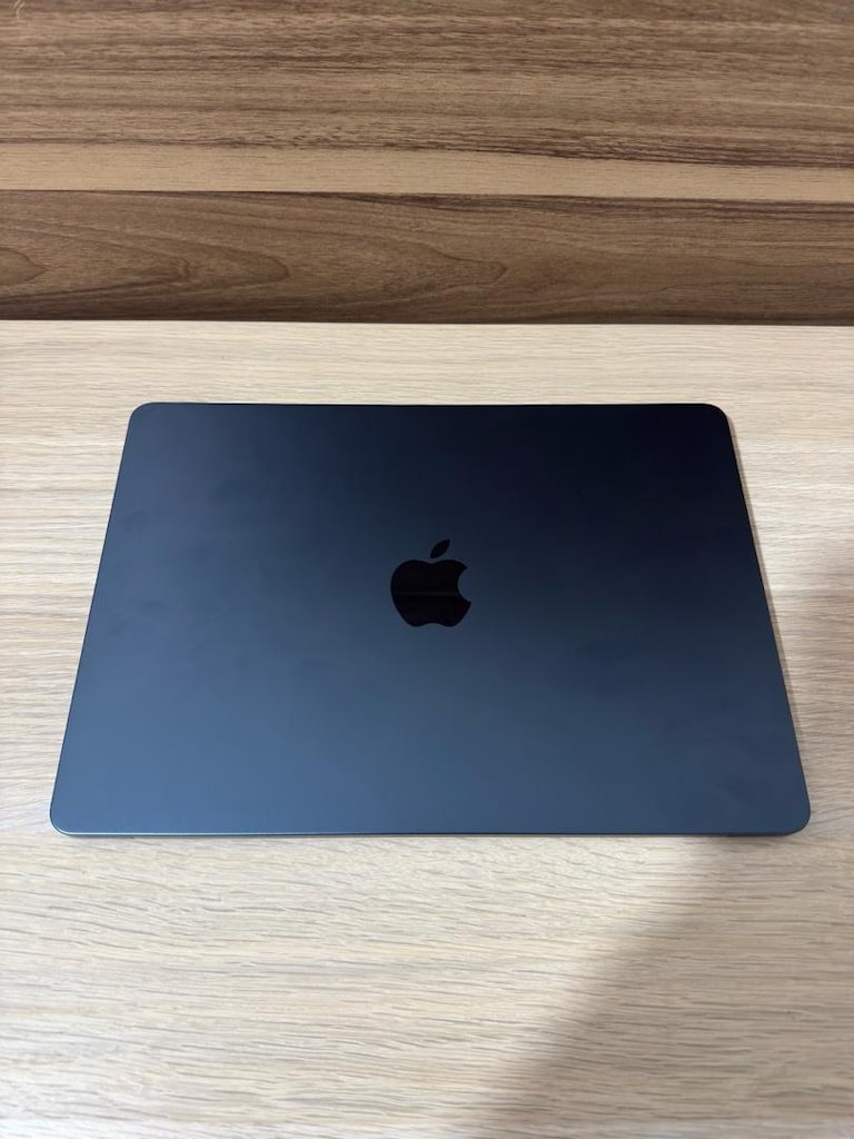 MacBook Air / M5 / 13 inç / 16 GB Ram / 512 GB Ssd - 8