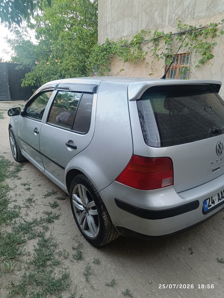 2001 MODEL VOLKSWAGEN GOLF 4 - 4
