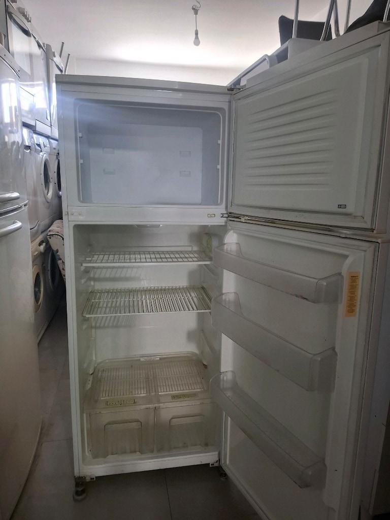 buz gibi soğutuyor tamirsiz tertemiz buzdolabi Hemn teslim olur - 2