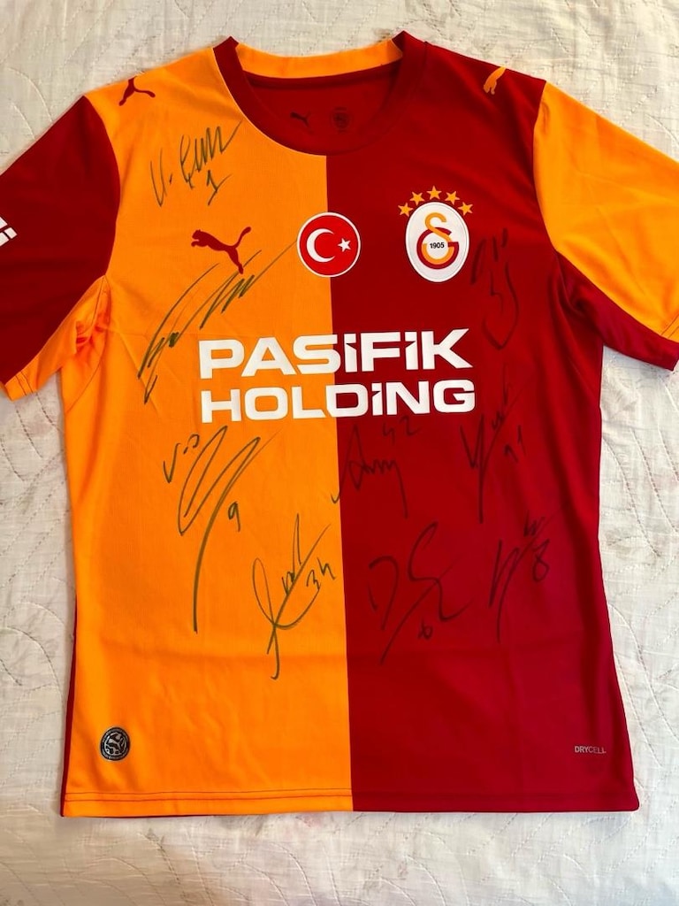 Orjinal imzalı gs forması m beden