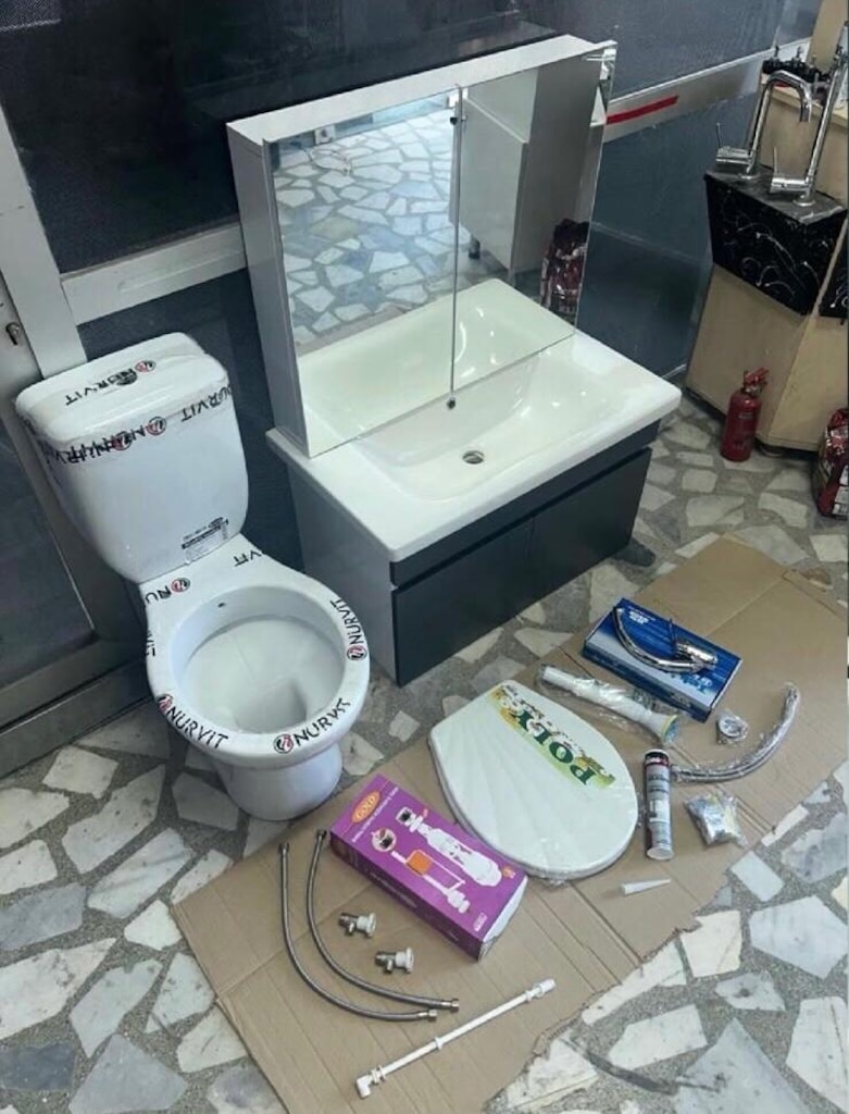 BANYO DOLABI VE KLOZET TAM TAKIM FULL SET - 3