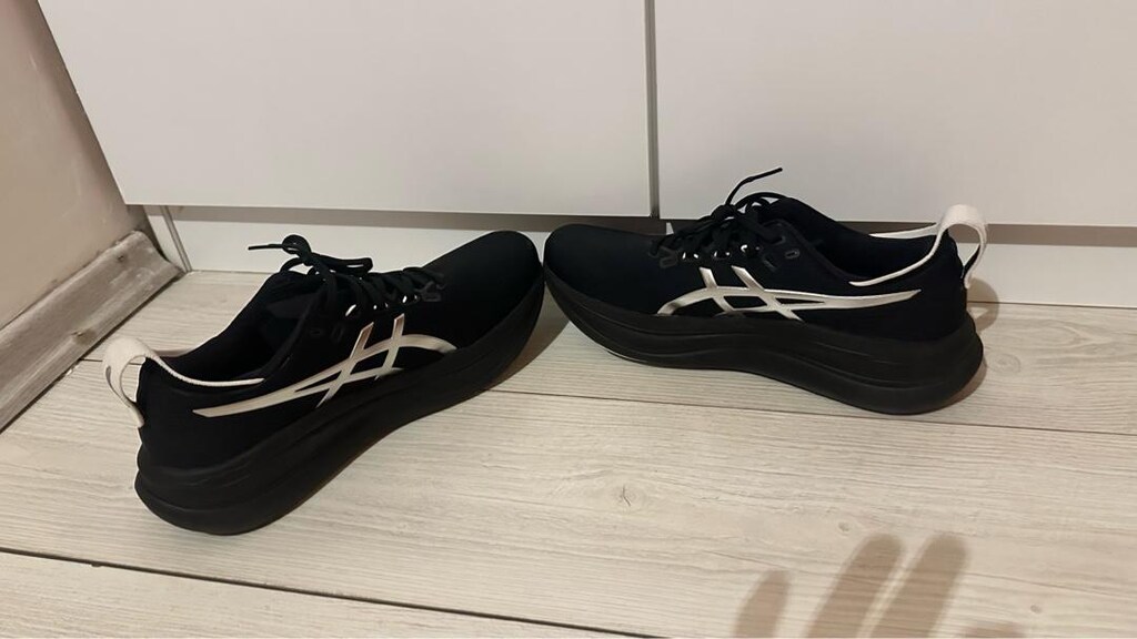 asics nimbus 28 platinium (siyah) (46.5) numaradır (29.5) cm