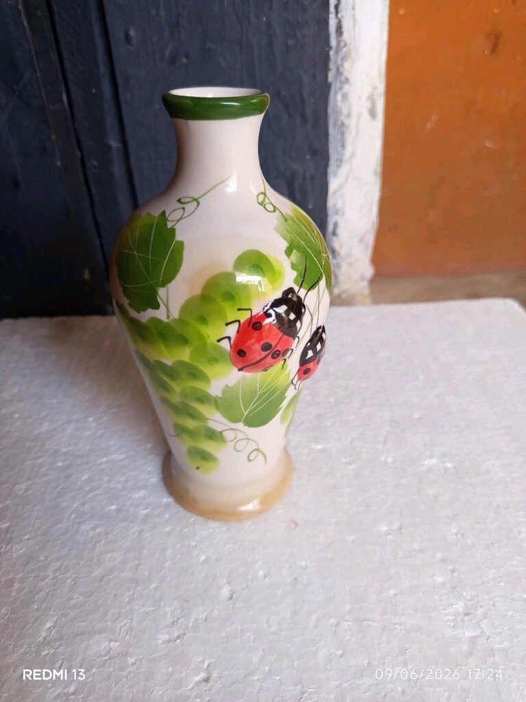 Uğur Böceği Desenli Porselen Vazo - 3