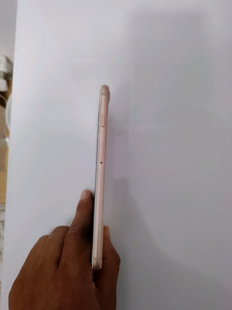 Apple 8 Plus - 2