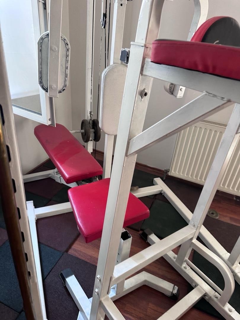 EKSİKSİZ EV/SALON TİPİ SPOR SALONU SETİ (Smith Machine + 106 kg Plaka - 4