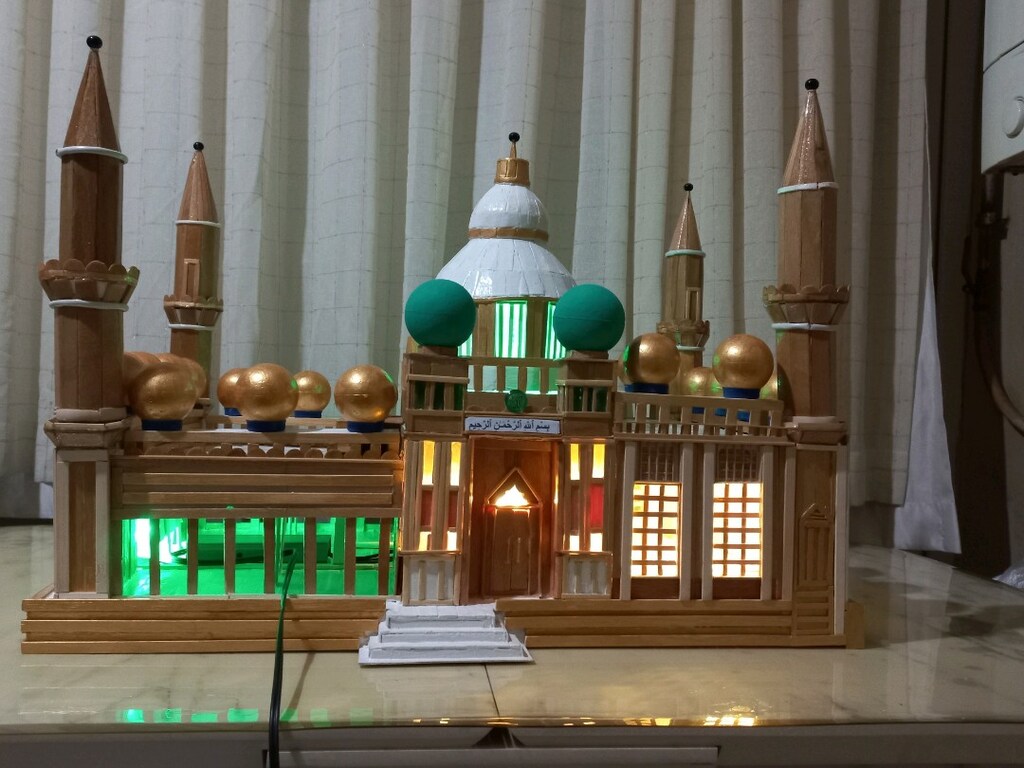 Led ışıklı 4 minareli el yapımı ahşap cami maketi - 3