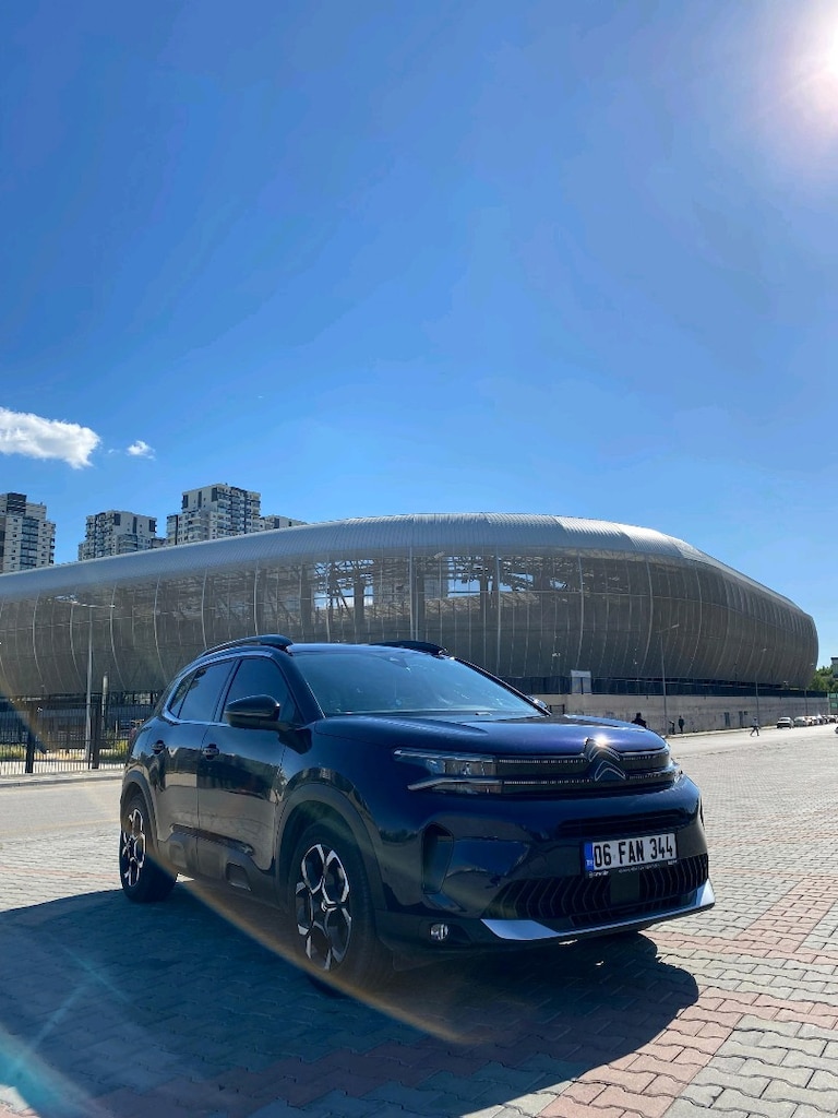 2023 model Citroen C5 feeld boold - 2