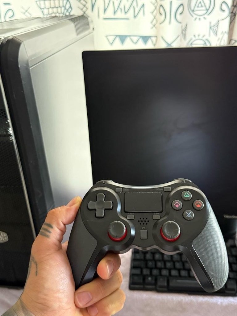 Intel i7 | 16GB RAM | GTX 960 | 2TB HDD + SSD | 27" Monitör - 7