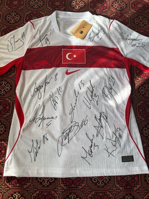 türkiye milli takım imzalı beyaz forması futbol erkek