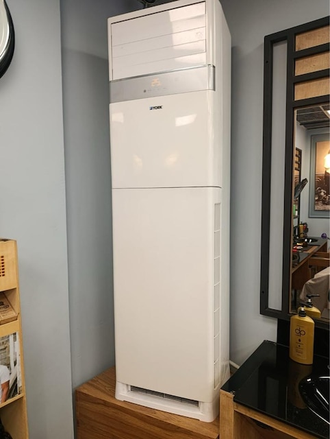 York 48 Btu 220V ev elektriği ile çalışıyor