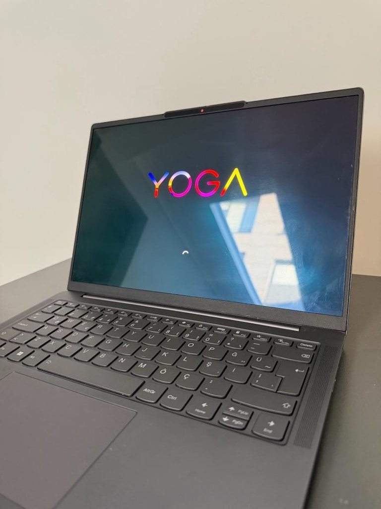 LENOVO YOGA SLİM 6 - 12. NESİL i5-1240P / 8GB RAM / W11 - 2